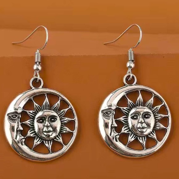Silver Moon Sun Boho Vintage Fish Hook Dangle Earrings - Picture 3 of 7